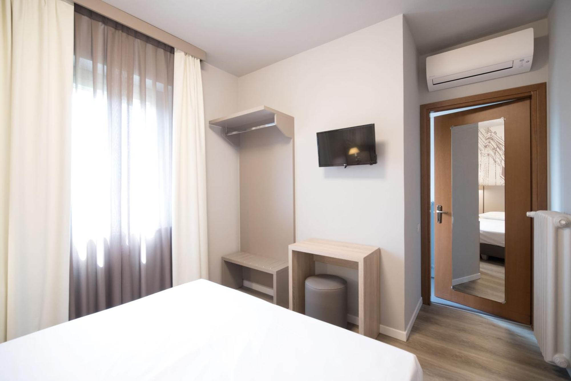 Al Santuario Di Fiorano Charming Hostel فيورانو مودينيس المظهر الخارجي الصورة